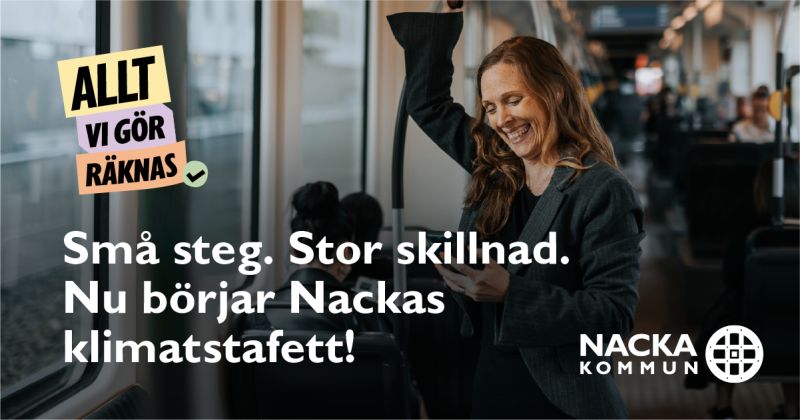 Nacka Municipality promotional picture for their climate relay in the Deedster app. A happy woman commuting on a train looking at her phone